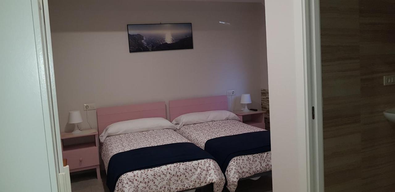 Pension Doña Lubina Finisterre Bagian luar foto